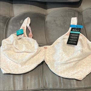 Bali Passion For Comfort Minimizer Bra in Soft Pink and Cream Leaf Size 38DDD